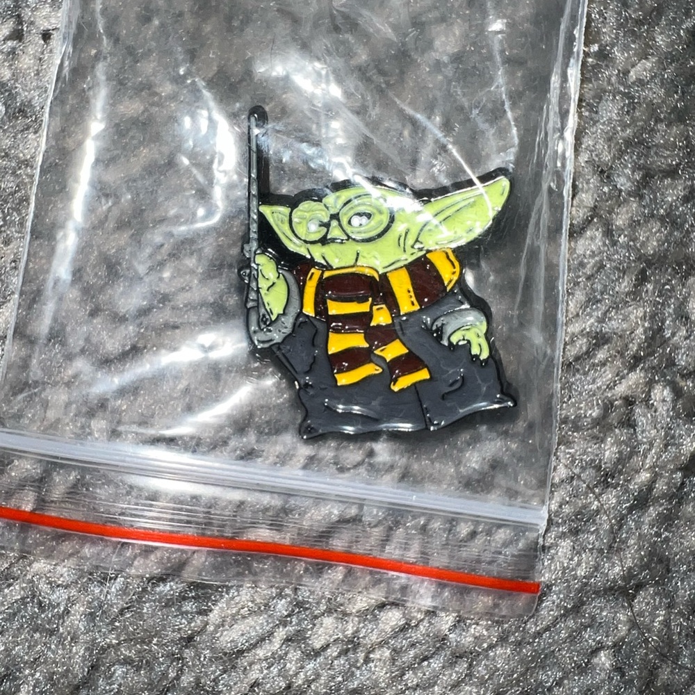 $3 wars hp Pin. New. $3 if bundled - Picture 14 of 16